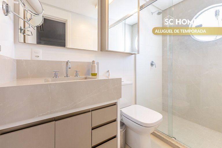 Excelente apartamento en condominio frente a la playa.