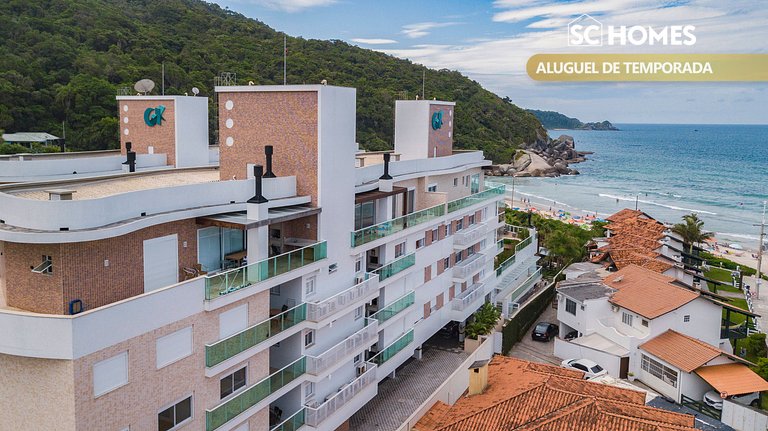Excelente apartamento en condominio frente a la playa.