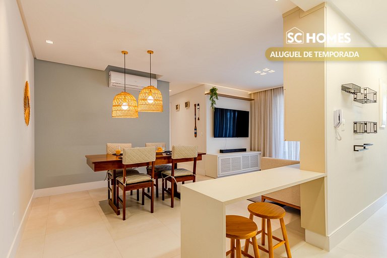 Apartamento alto padrão com piscina em Bombinhas