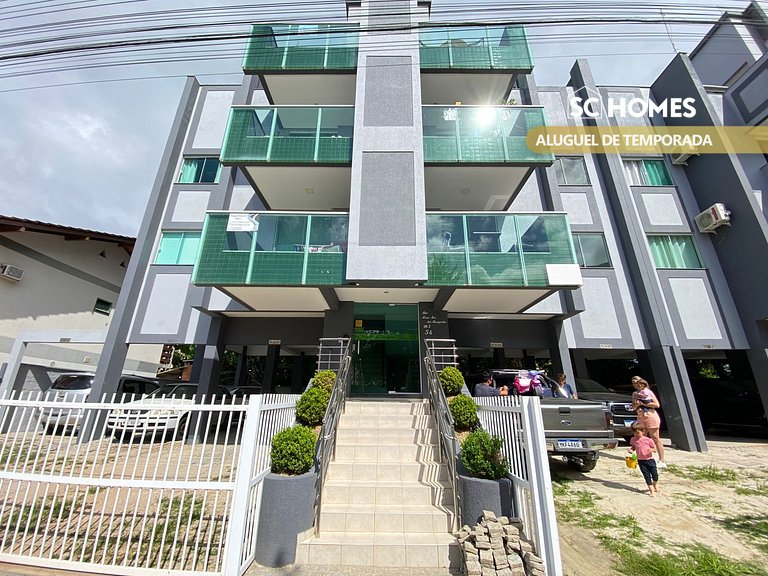 Duplex com piscina na praia de Bombinhas