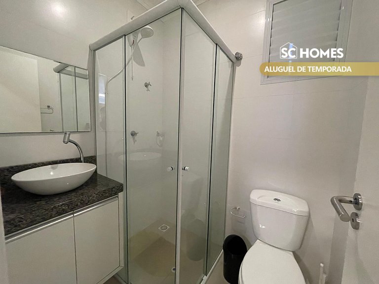 Apartamento com piscina e vista para montanha