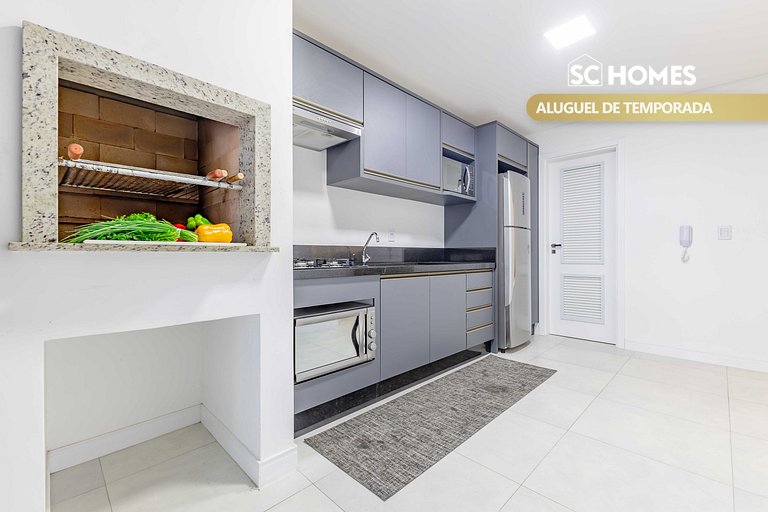 Apto 2 suites a poucos passos da av. principal.