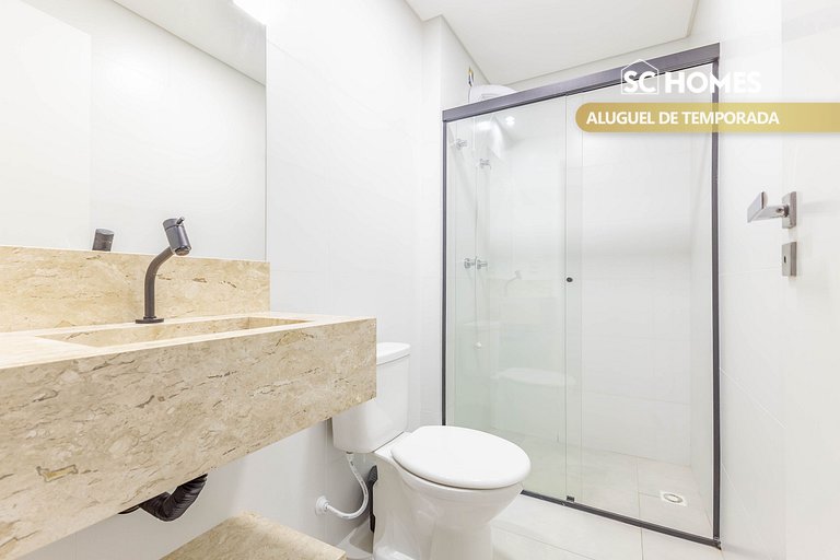 Apto 2 suites a poucos passos da av. principal.