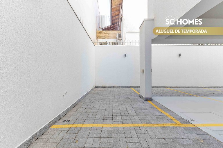 Apto 2 suites a poucos passos da av. principal.