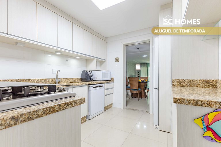 Amplo Apartamento a 100m da Praia de Bombas