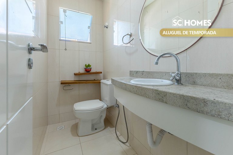 Amplo Apartamento a 100m da Praia de Bombas