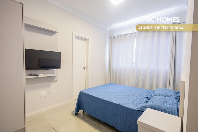 Apto c/ ar e churrasqueira, 350m da Praia Mariscal