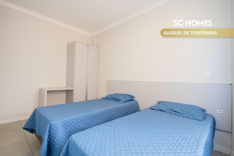 Apto c/ ar e churrasqueira, 350m da Praia Mariscal