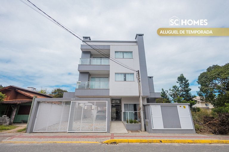 Apto c/ ar e churrasqueira, 350m da Praia Mariscal