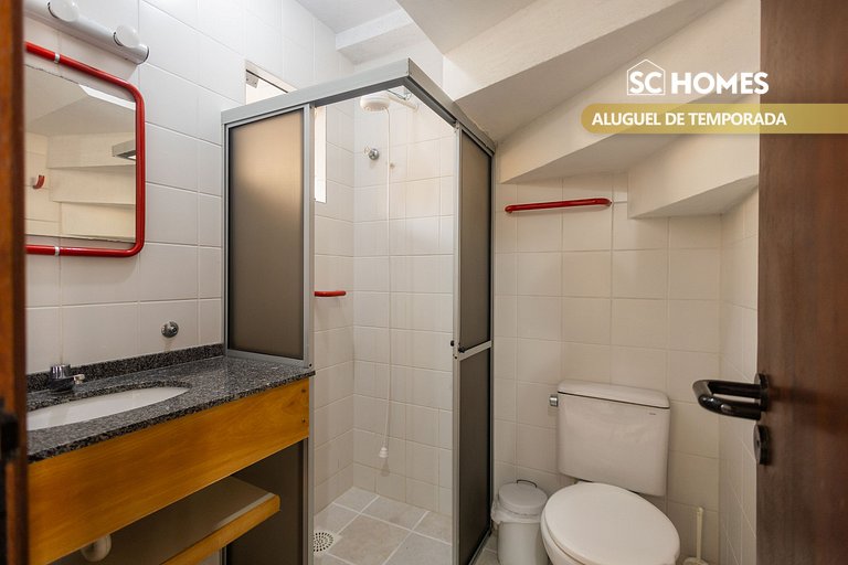 Sobrado no Centro de Bombinhas a 350m do mar