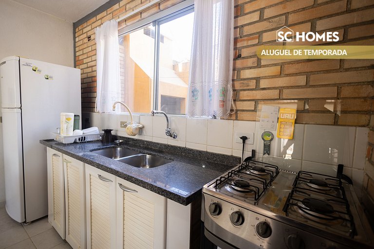 Sobrado no Centro de Bombinhas a 350m do mar