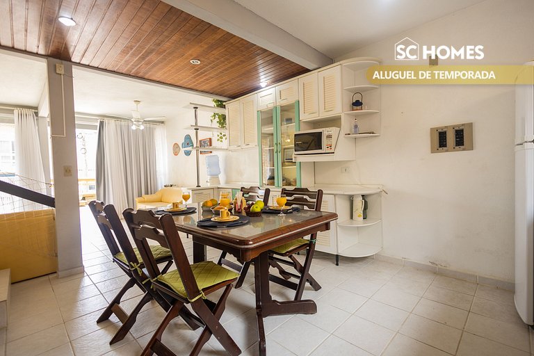 Sobrado no Centro de Bombinhas a 350m do mar