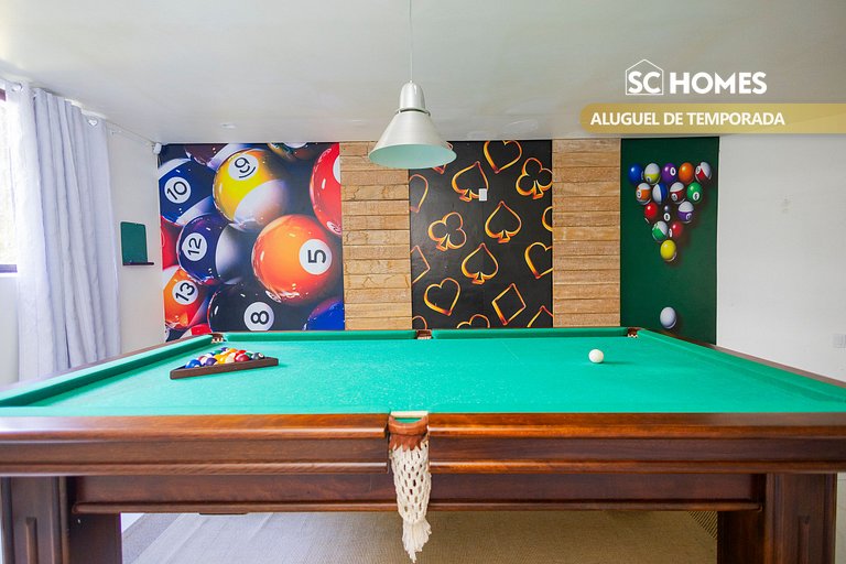 Casa com piscina para até 12 pessoas