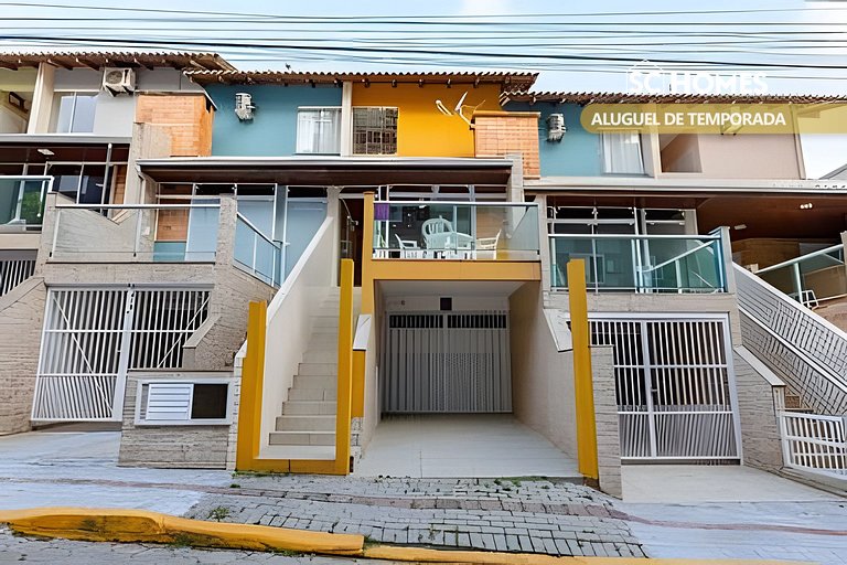 Triplex a poucos metros da praia de Bombas