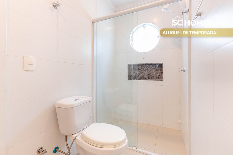 Apartamento com piscina e vista para montanha