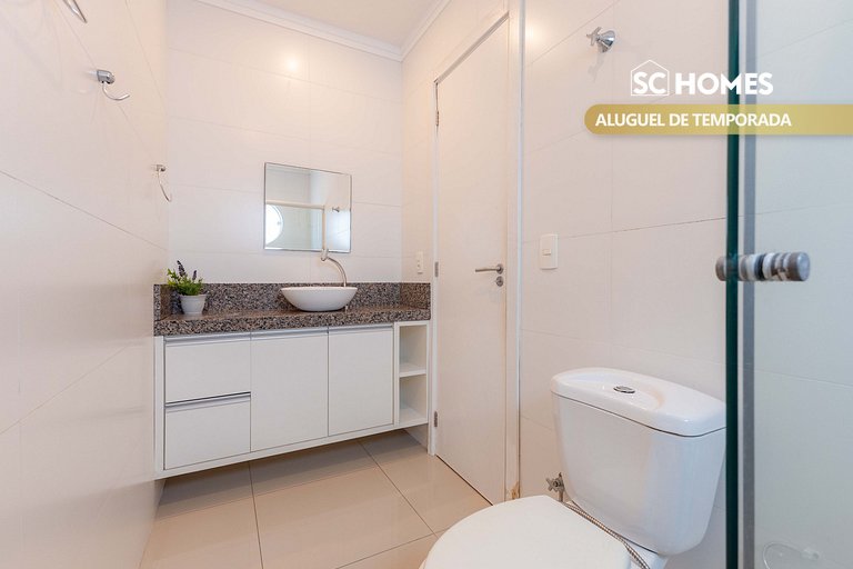 Apartamento con piscina y vistas a la montaña